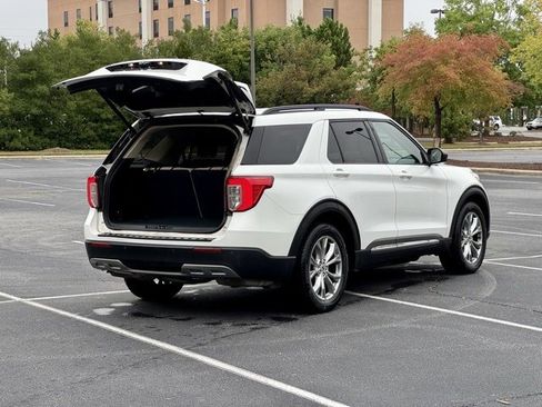 Used 2020 Ford Explorer XLT w/ Equipment Group 202A image 16