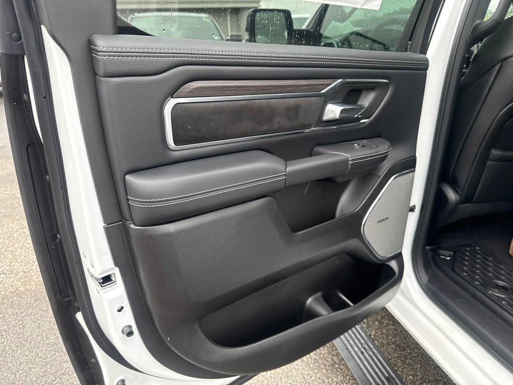 New 2027 RAM 1500 Laramie AWD/4WD image 24