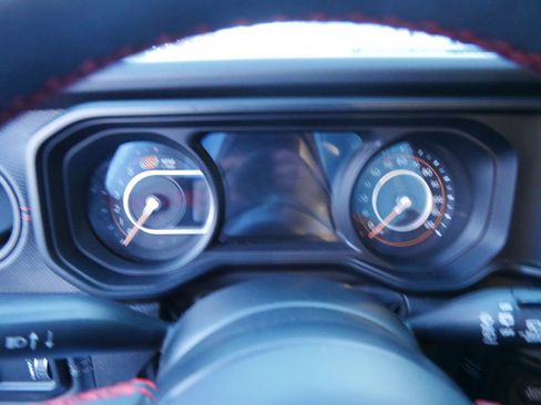 Used 2024 Jeep Wrangler Unlimited Rubicon image 19