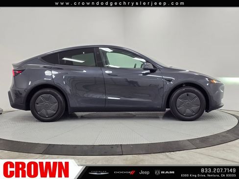 Used 2026 Tesla Model Y Long Range image 8