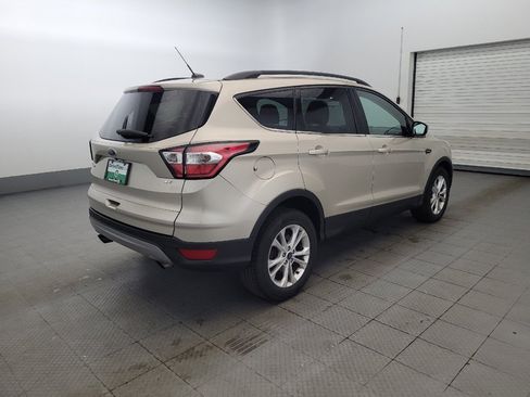Used 2017 Ford Escape SE w/ Equipment Group 201A AWD/4WD image 9