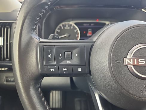 Certified 2024 Nissan Pathfinder SV FWD image 16
