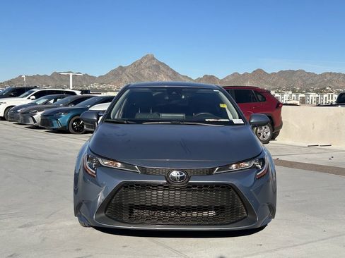 Used 2021 Toyota Corolla LE image 2