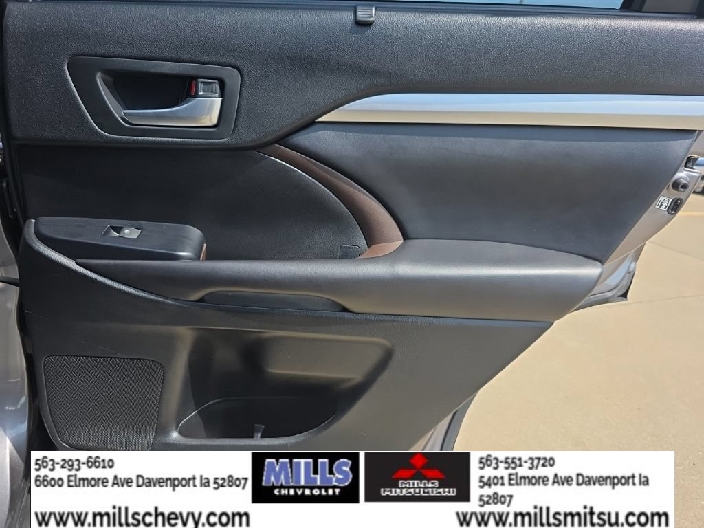 Used 2018 Toyota Highlander XLE FWD image 21