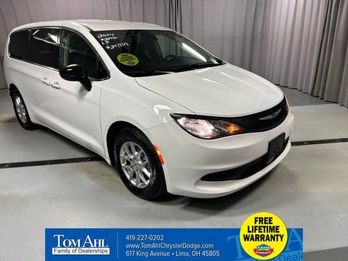 Used 2024 Chrysler Voyager LX image 1