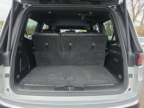 Used 2024 Jeep Wagoneer Series II w/ Flexible Seating Group RWD image 14