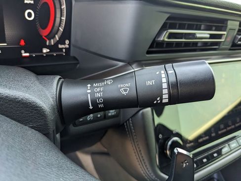 Used 2023 Nissan Z Performance w/ Floor Mat Package (L93) image 29