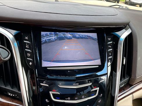 Used 2015 Cadillac Escalade ESV Premium AWD/4WD image 19
