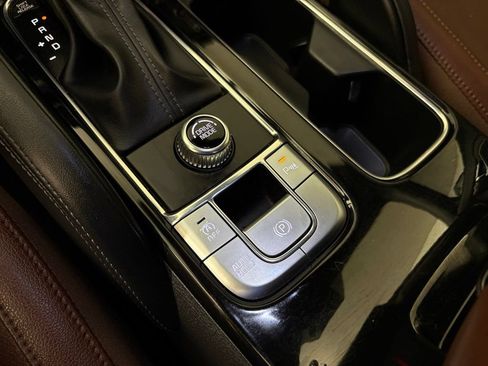 Used 2023 Kia Telluride EX w/ EX Captain's Chair Package FWD image 32