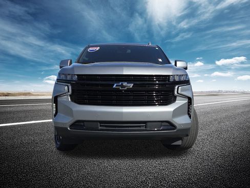 Used 2024 Chevrolet Suburban RST w/ Luxury Package image 14