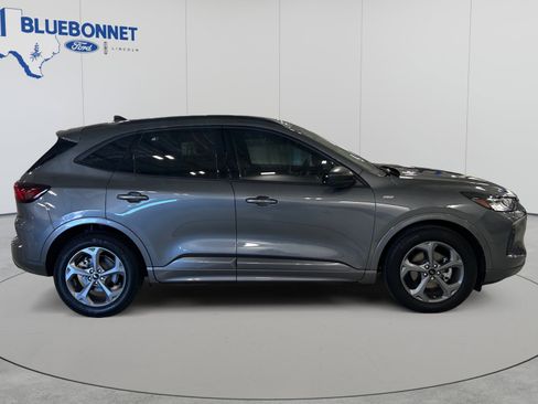 Used 2023 Ford Escape ST-Line FWD image 4