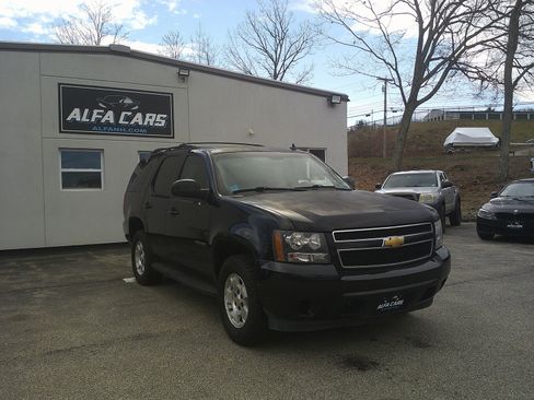 Used 2013 Chevrolet Tahoe LS w/ Convenience Package image 3