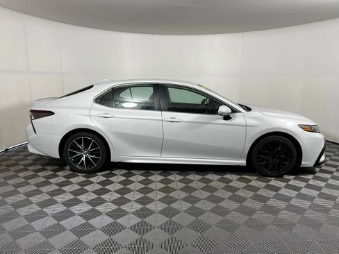 Certified 2023 Toyota Camry SE image 4