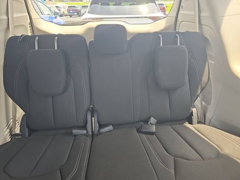 Used 2023 Chrysler Voyager LX FWD image 22