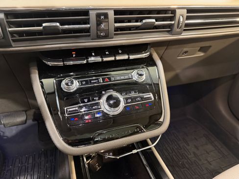 Used 2022 Lincoln Corsair Reserve w/ Equipment Group 201A image 20