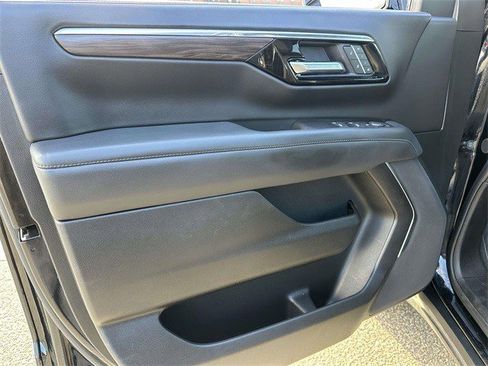 Certified 2025 Chevrolet Suburban Z71 image 18