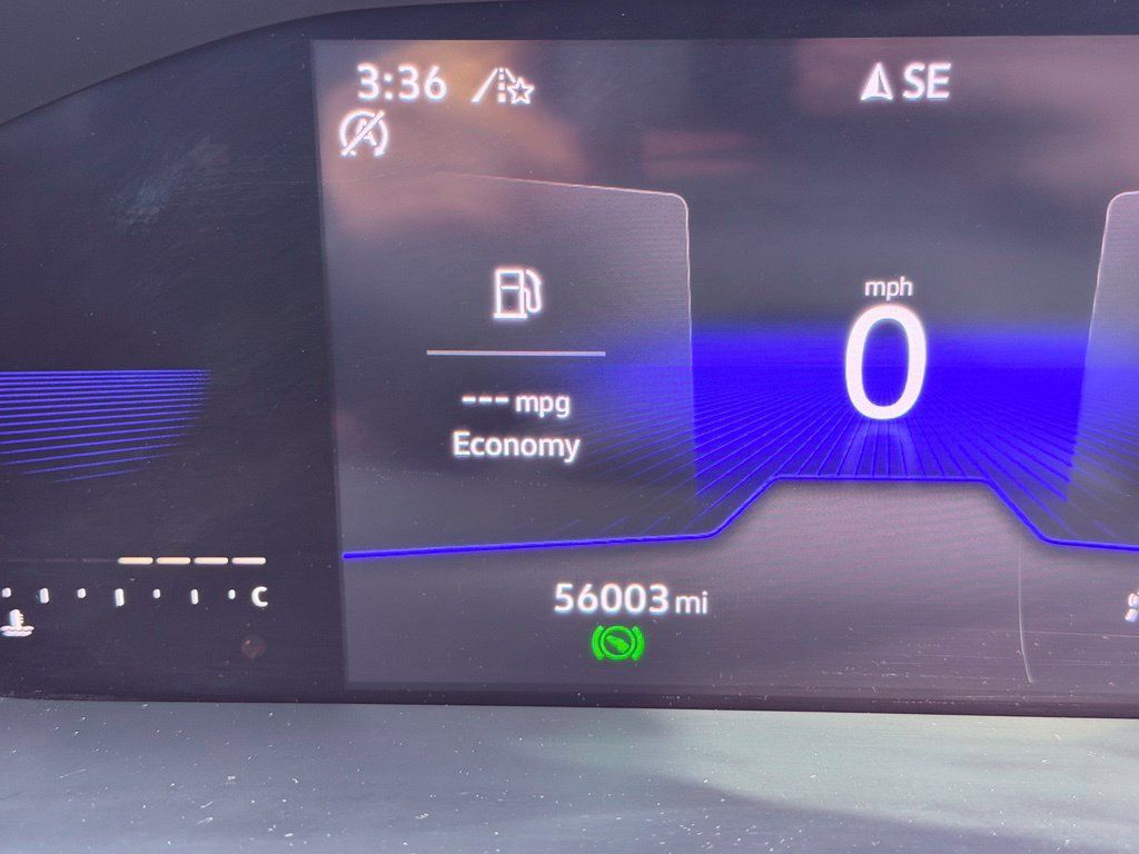 Used 2022 Volkswagen Tiguan SE R-Line AWD/4WD image 24