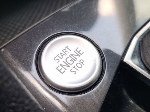 Used 2024 Volkswagen Tiguan S image 20