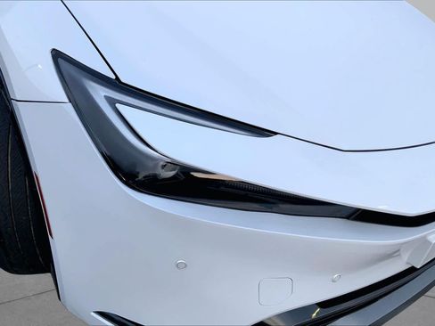 Used 2024 Toyota Prius XLE FWD image 26