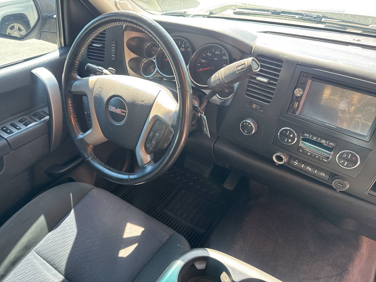 Used 2012 GMC Sierra 2500 SLE w/ SLE Preferred Package AWD/4WD image 22