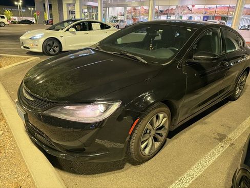 Used 2016 Chrysler 200 S w/ Navigation & Sound Group I image 2