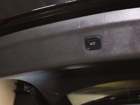 Used 2021 Buick Enclave Preferred FWD image 38