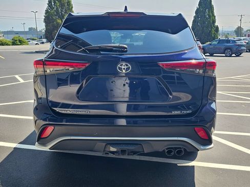 Used 2022 Toyota Highlander XSE AWD/4WD image 4