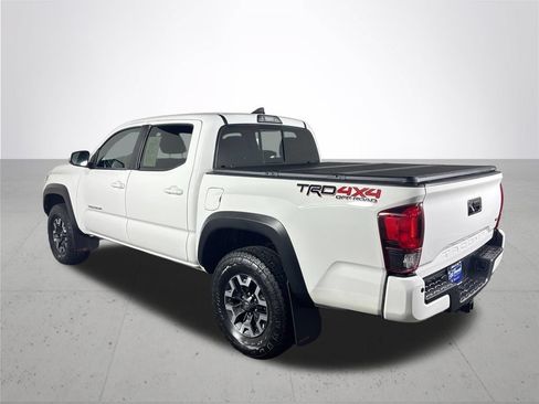 Used 2019 Toyota Tacoma TRD Off-Road w/ Technology Package AWD/4WD image 8