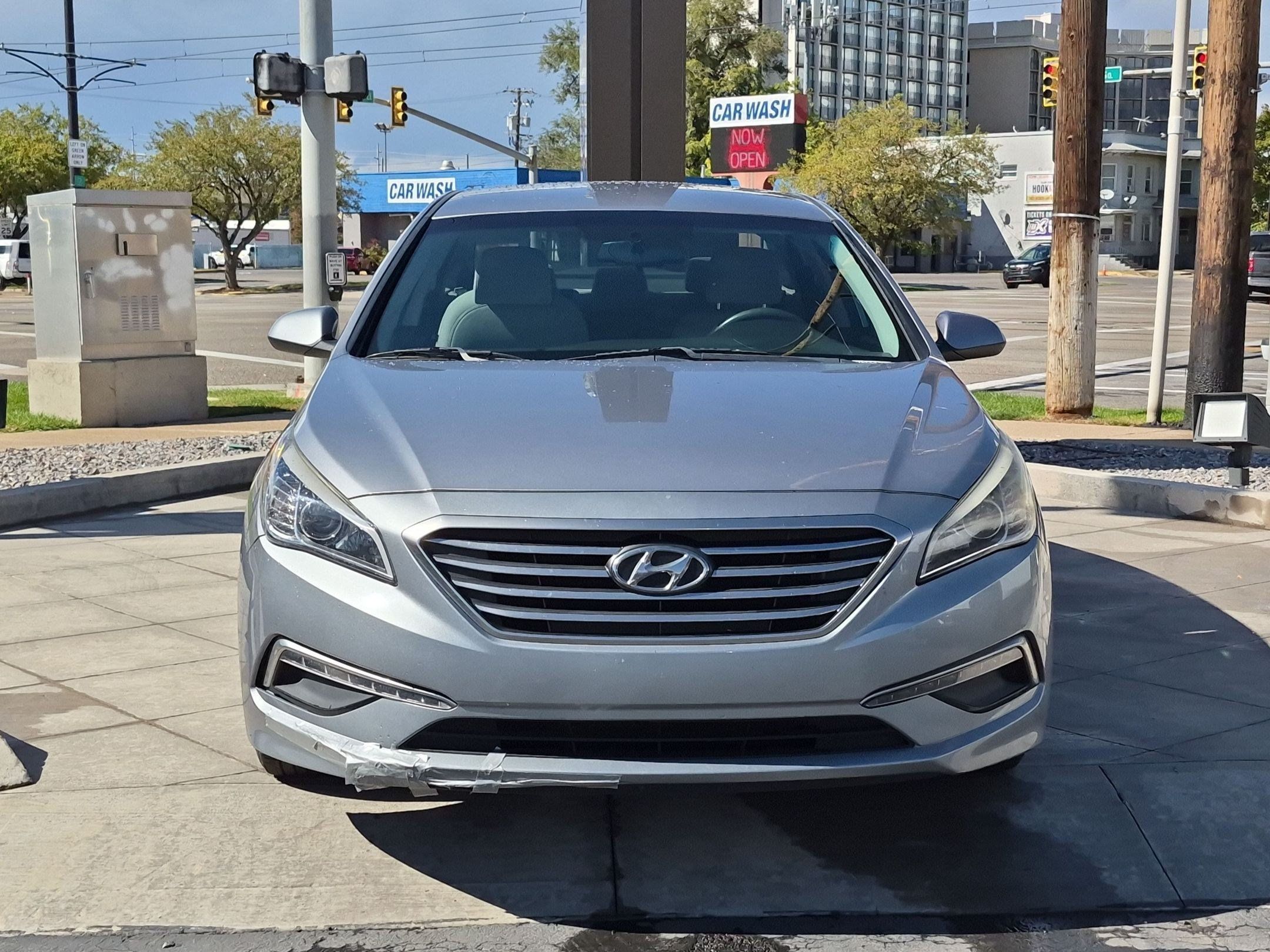 Used 2015 Hyundai Sonata SE w/ Option Group 09 FWD image 10
