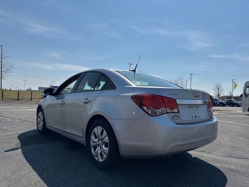Used 2013 Chevrolet Cruze LS image 5