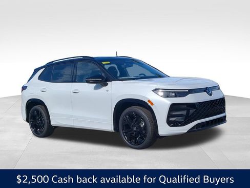 New 2026 Volkswagen Tiguan SE R-Line FWD image 2