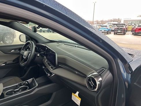 New 2026 Chevrolet Equinox LT w/ Convenience Package II AWD/4WD image 29