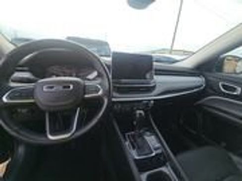Used 2022 Jeep Compass Latitude AWD/4WD image 5