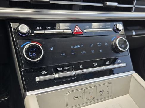 Used 2026 Hyundai Santa Fe SEL FWD image 16