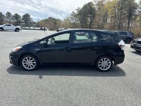 Used 2012 Toyota Prius V Five FWD image 7