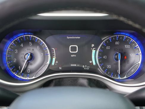 Used 2025 Chrysler Pacifica Select FWD image 28