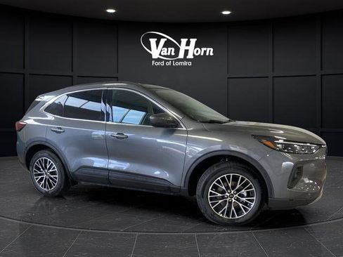 New 2025 Ford Escape SE FWD image 1