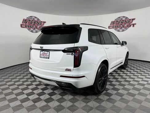 Used 2024 Cadillac XT6 Sport w/ LPO, ONYX Package image 7