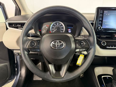 Used 2022 Toyota Corolla LE FWD image 11