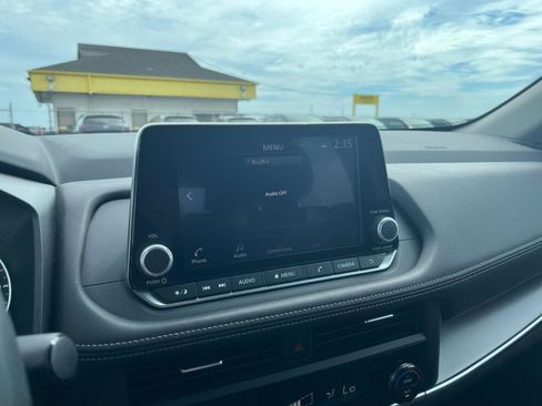 Used 2025 Nissan Rogue SV image 20