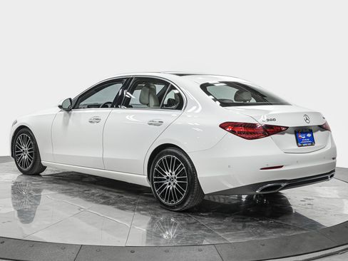 Used 2025 Mercedes-Benz C 300 4MATIC Sedan image 4