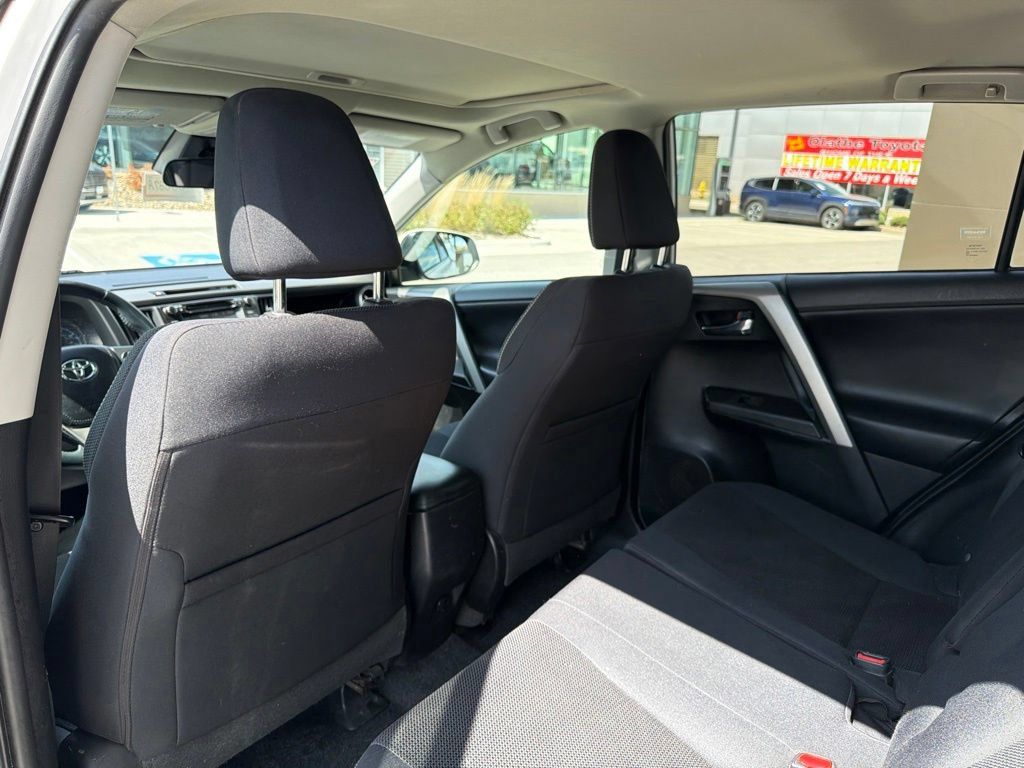 Used 2017 Toyota RAV4 XLE w/ Carpet Mat Package AWD/4WD image 13