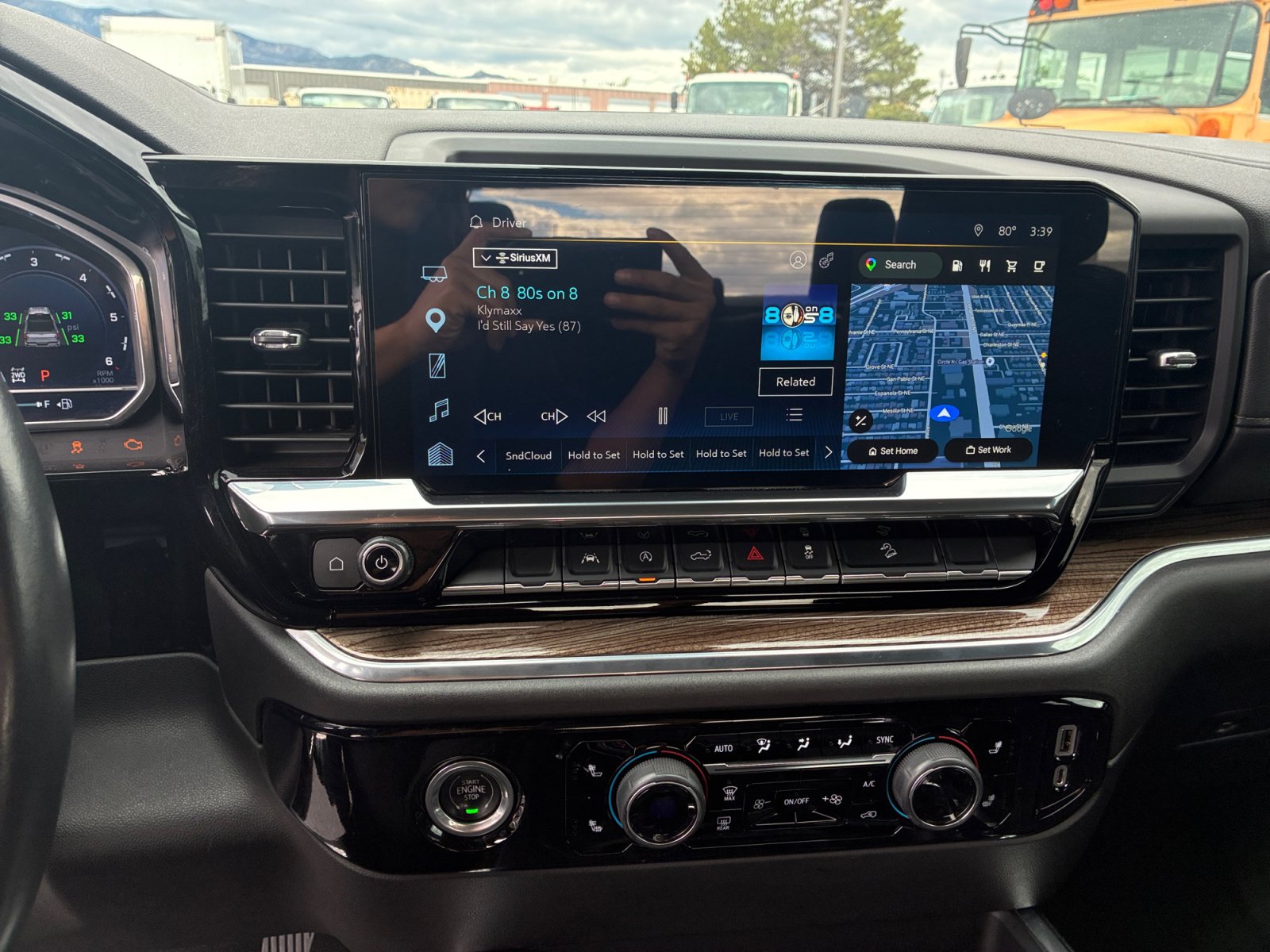 Used 2022 Chevrolet Silverado 1500 LT AWD/4WD image 18