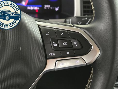 Used 2023 Volkswagen Atlas SE AWD/4WD image 13