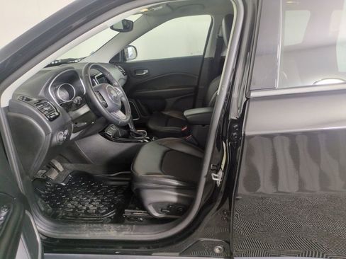 Used 2020 Jeep Compass Latitude image 11