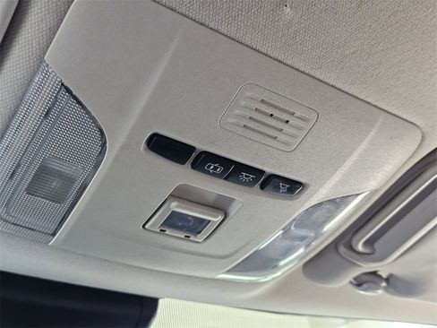 Used 2021 Toyota Corolla LE image 23