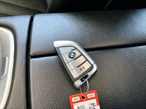 Used 2017 BMW 740e xDrive AWD/4WD image 35