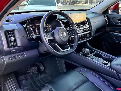 Used 2022 Nissan Pathfinder SL image 16