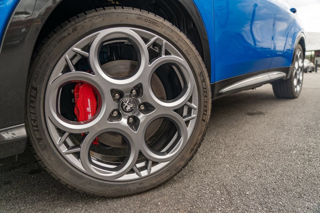 New 2024 Alfa Romeo Tonale Ti AWD/4WD image 3