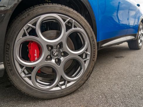 Used 2024 Alfa Romeo Tonale Veloce image 3